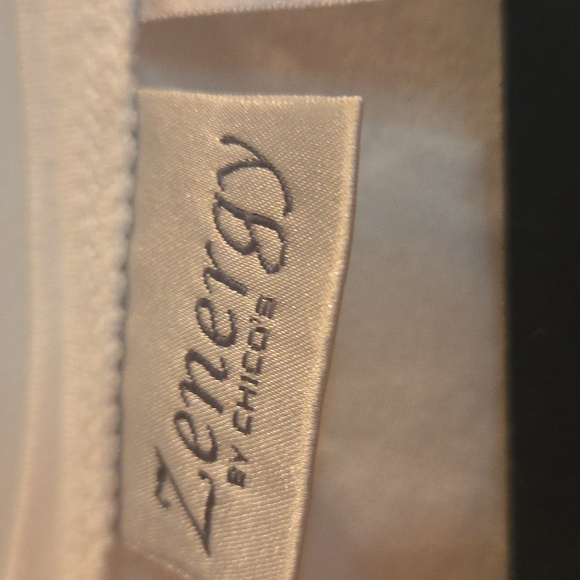 Chicos Zenergy Women's White and Blue Striped Rhinestone Top Medium - Picture 3 of 5